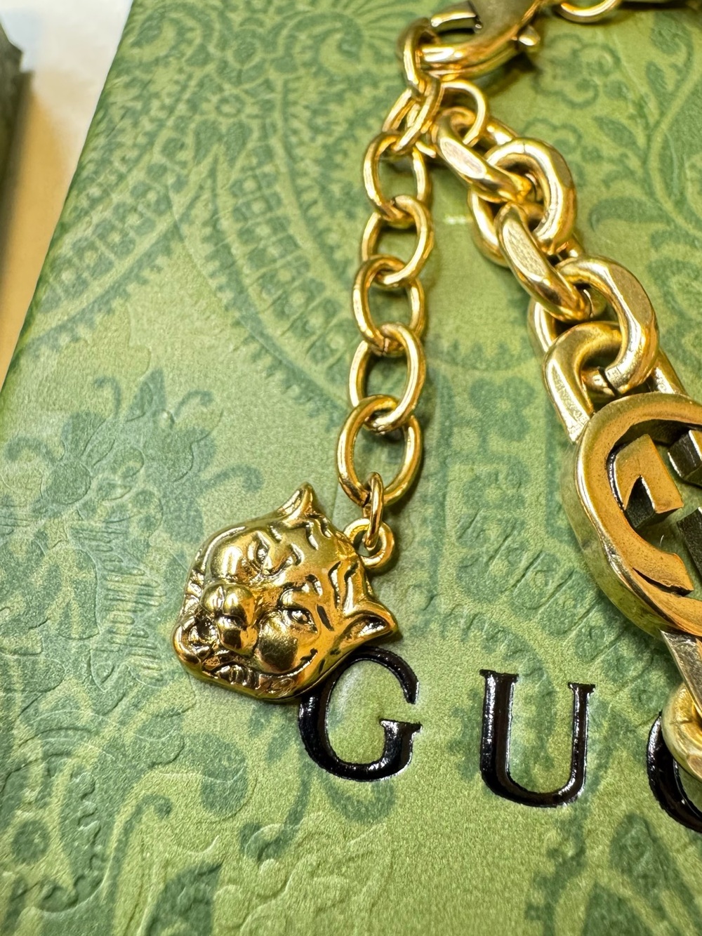 Gucci Gold Interlocking G Chain Bracelet - Picture 3 of 6
